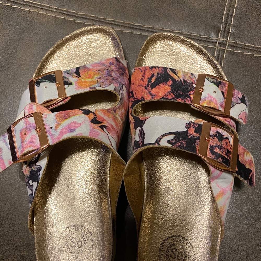 Ladies shoes